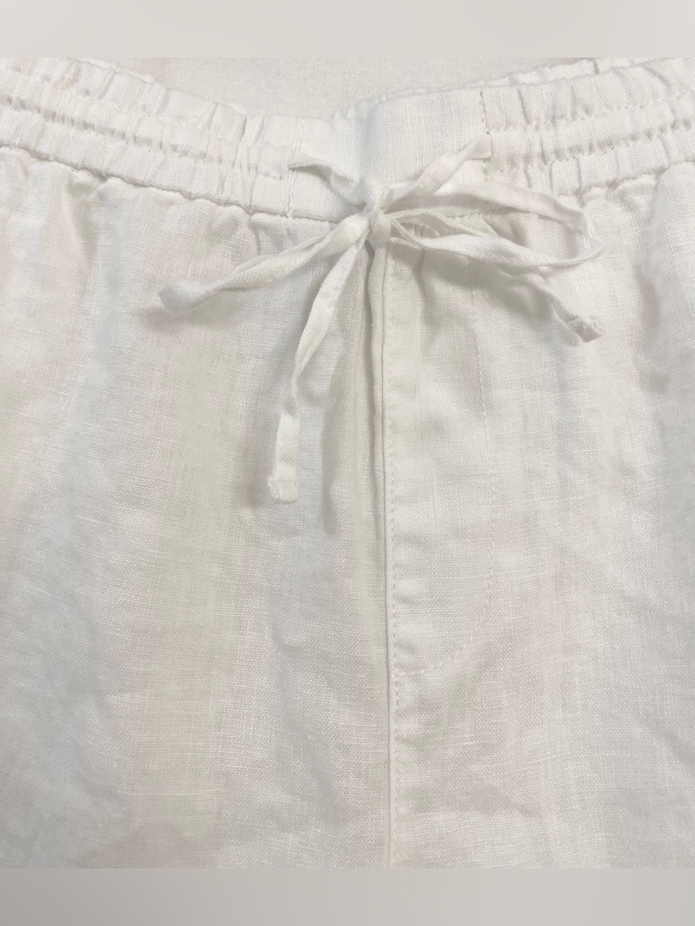 Tommy Bahama White Linen Drawstring Shorts. NWT. Size L. Loose Fit, 2 Pockets. - Picture 3 of 13